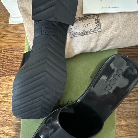 Gucci Black Mules & Clogs with Flexible Upper and Grippy Sole - Picture 1 of 3